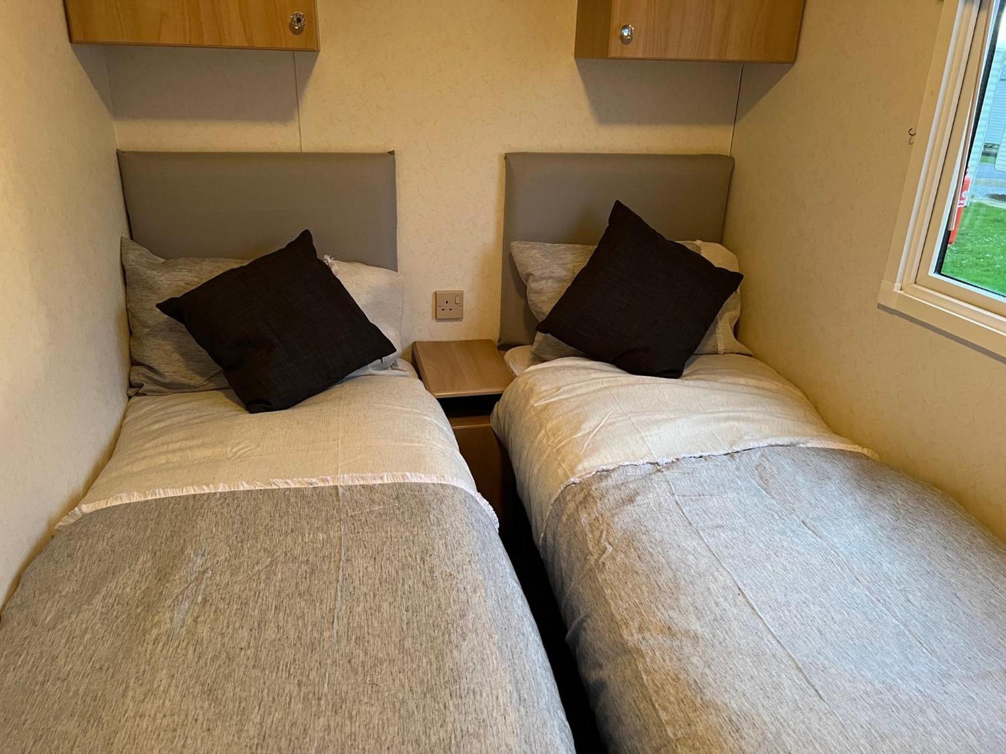 Coastal Caravan Holidays - Goldfinch 22 Уитернси Экстерьер фото